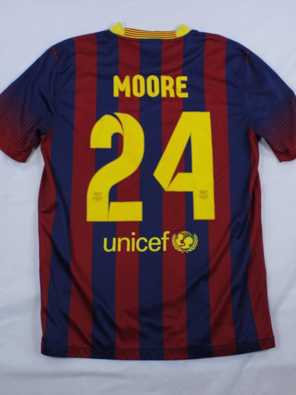 Nike FC Barcelona 2013/14 Jersey - Home - Nike Dri-Fit - Size M - Picture 9 of 12